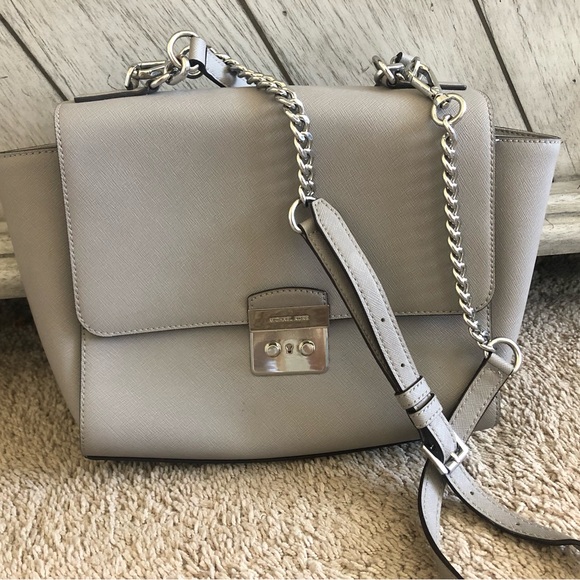 Michale Kors grey purse - Picture 1 of 4